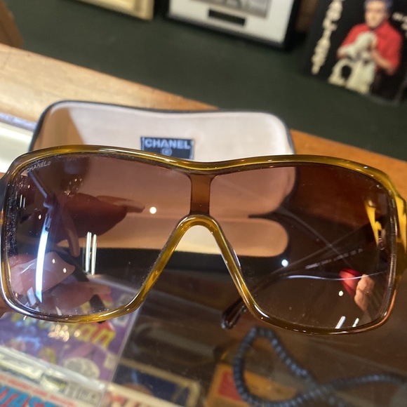 Vintage Chanel glasses - Picture 2 of 4